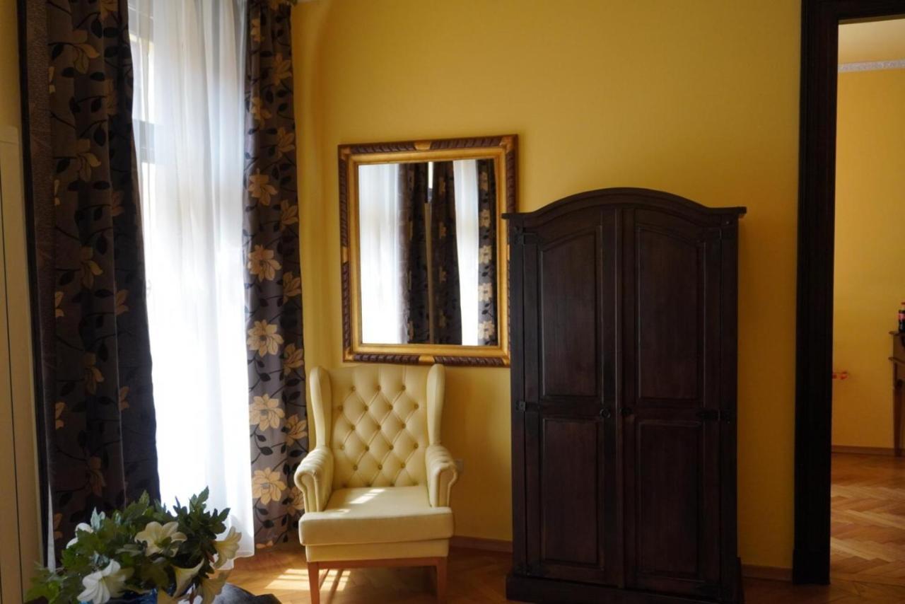 Hotel Casa Republicii Braszów Zewnętrze zdjęcie